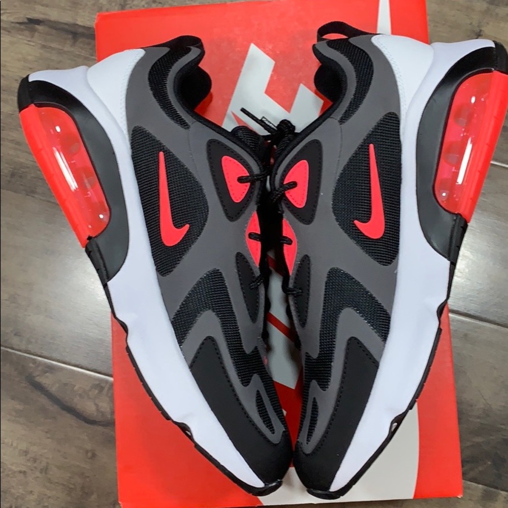 NIKE AIR MAX 200 Thunder Grey/Hot Punch-Black
NWT - Picture 3 of 16